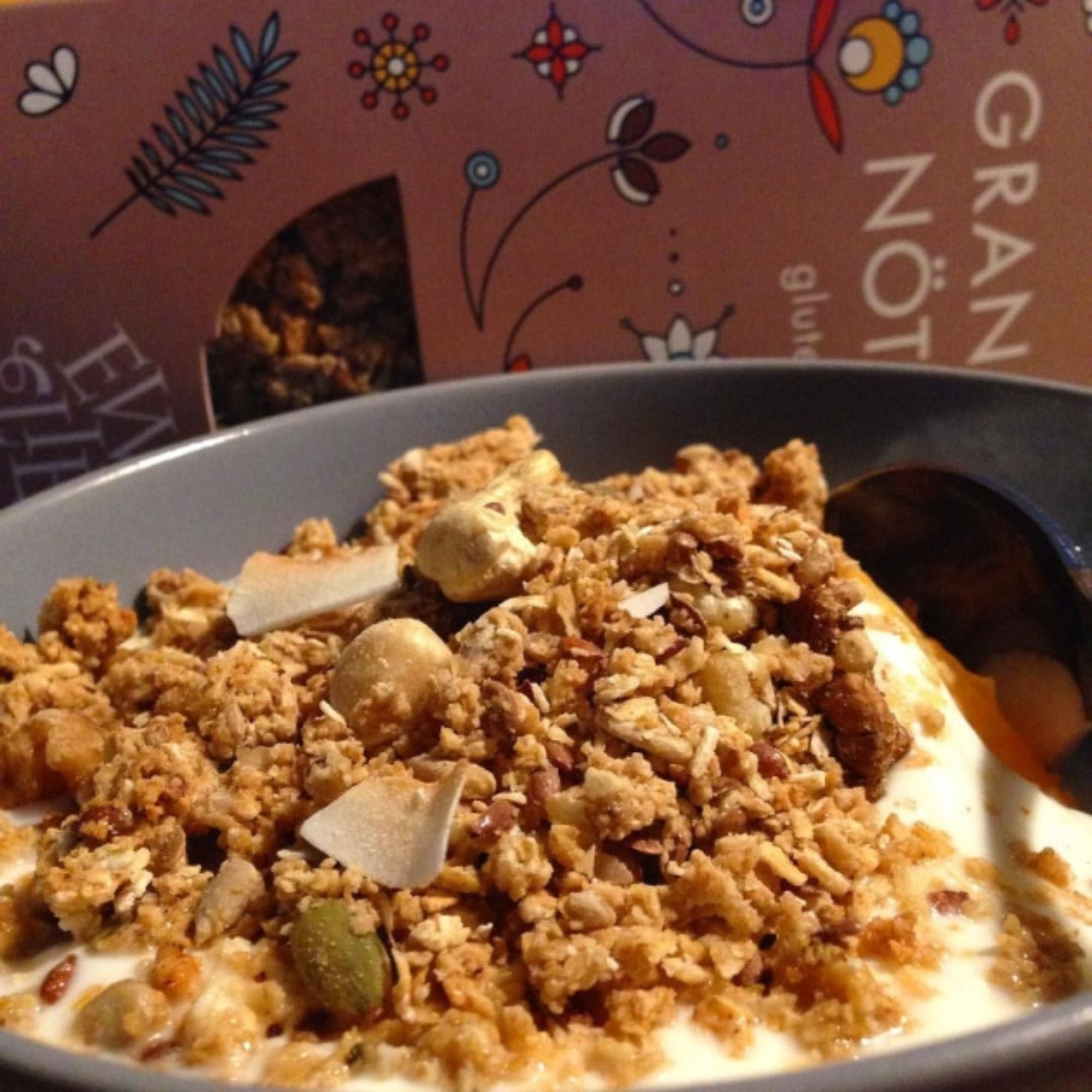 Ewalie Granola med nötter 425g